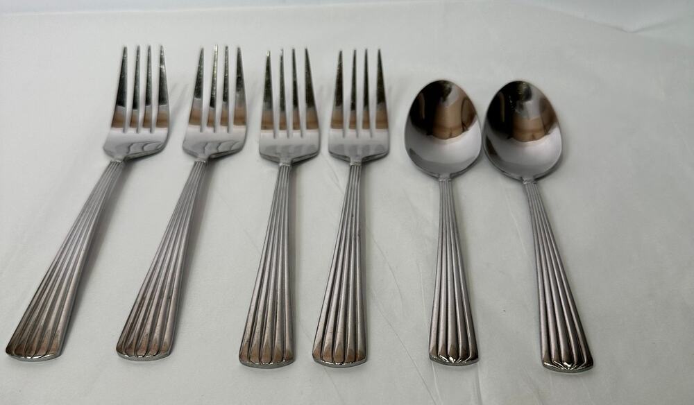Reed & Barton TRINITY HALL 18/10 Stainless Flatware Set of 6, 4 Forks 2 Spoons